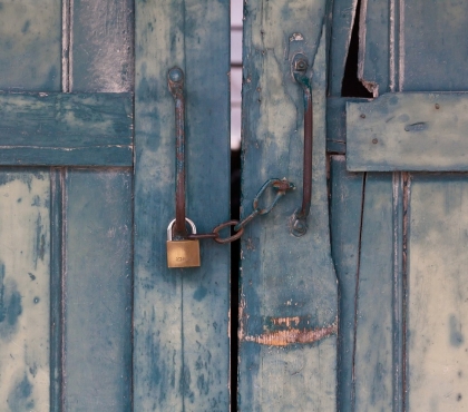 Валя Меркулова: “В детстве я открывала дверь квартиры только тем, кто назовет секретный пароль”