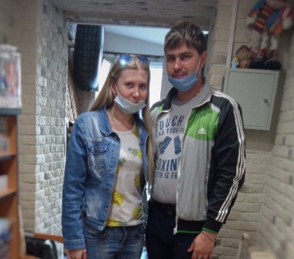 Вместо свадебных подарков - памперсы: молодожены из Челябинска попросили дарить им средства гигиены для 