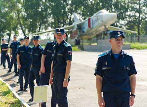 В Челябинском авиационном училище штурманов выпустили первых в России операторов беспилотников