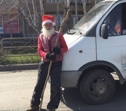Дед Мороз ремонтировал дороги в Копейске