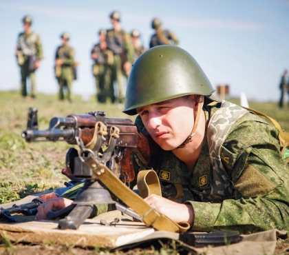 В Челябинской области объявили набор взрослых на бесплатные курсы начальной военной подготовки