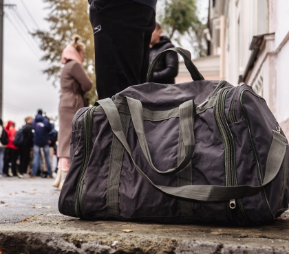 Рюкзаки, дорожные сумки, перчатки – в Челябинской области предприниматели начали продавать товары по себестоимости тем, кто предъявит повестку