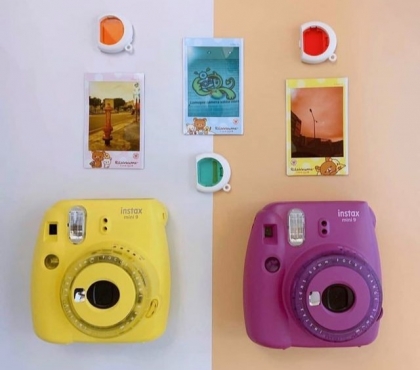 Пурпурная и солнечная: обзор камеры Instax mini 9 сlear