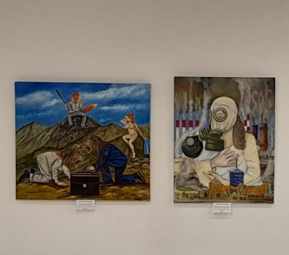 Мать в противогазе и люди со звериными головами: картины художника из Челябинска попали на престижную выставку в Екатеринбурге