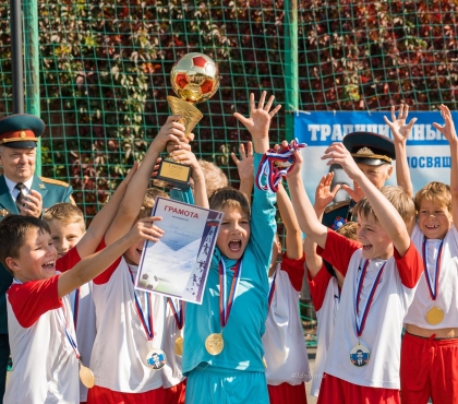 В Челябинске третьеклассники провели футбольный турнир в память о Герое России Евгении Родионове