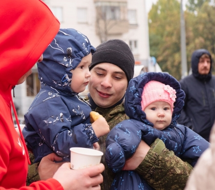 В Челябинской области семьям мобилизованных выплатят по 20 тысяч на каждого ребенка