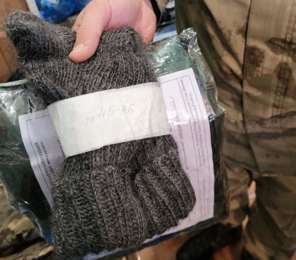 Шапки и носки на фронт: в Челябинске женщины начали шить и вязать для мобилизованных