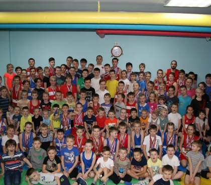 Тренер челябинского центра единоборств на карантине «с нуля» ремонтирует спортзал для 300 детей