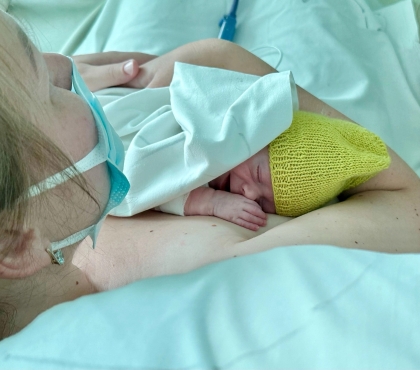 В челябинской детской больнице провели сеанс «Кенгуру» для мам и недоношенных малышей
