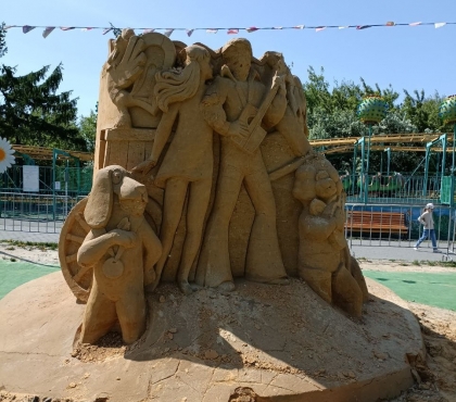 В Челябинске построят четыре новые песочные скульптуры со сказочными героями