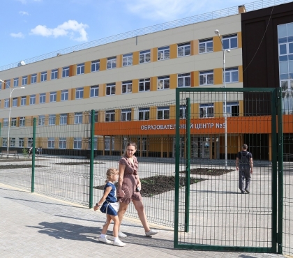 Спецпроект “Образовательный центр №5”: репортаж из самой большой школы Челябинска, которую построили за два года