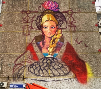 Русская красавица вместо гейши: челябинских художников попросили изменить эскиз огромного портрета на фасаде