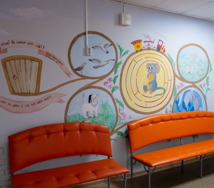Это порталы в сказку: художники завершили еще один рисунок на стенах детской областной больницы в Челябинске