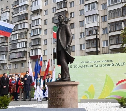 В Челябинске открыли памятник поэту Габдулле Тукаю