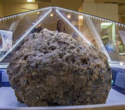 СМИ сообщают: в челябинском метеорите ученые обнаружили камасит