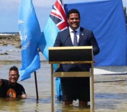 Министр из Полинезии выступил перед ООН, повторив мем челябинского школьника «офисная рутина»