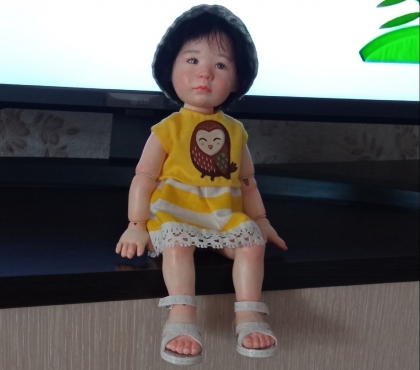 Жительница Челябинской области делает кукол, похожих на свою внучку