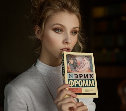 В Челябинске выяснили, какие книги читают блондинки города