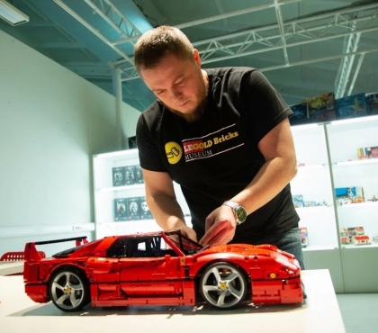 Фанат Lego собрал коллекцию из 500 наборов и открыл музей в Челябинске
