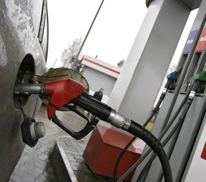 В Челябинске снизились цены на бензин