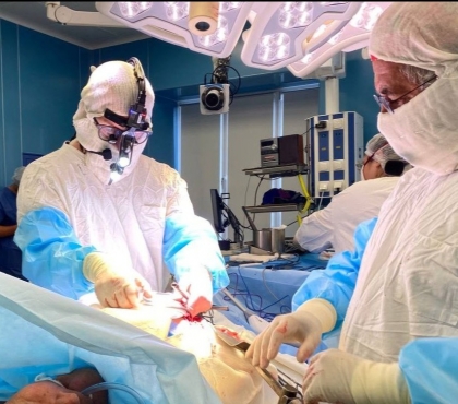 Челябинские онкологи научились «подсвечивать» потенциально опасные лимфоузлы во время операции