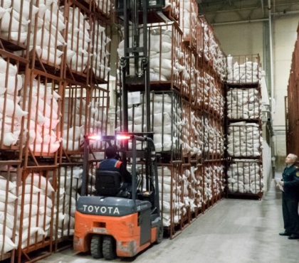 Южноуральские таможенники передали 40 тонн конфискованного сахара в социальные центры