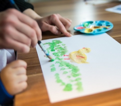 Хоть красками, хоть шариковой ручкой: пять YouTube-каналов с уроками рисования, которые можно включить, чтобы занять ребенка