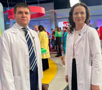Семейная пара врачей из Челябинска, которая спасла беременную с онкозаболеванием, снялась в передаче с Малышевой