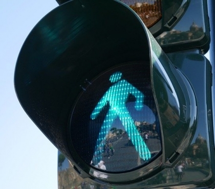 Зеленый аппарат с кнопкой «Ждите»: в Челябинске установили 10 «умных» светофоров