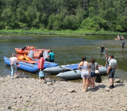 Река Ай встречает туристов: на Южном Урале открыли сезон сплавов