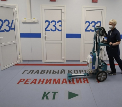 Челябинская «коммунарка» начала принимать первых пациентов