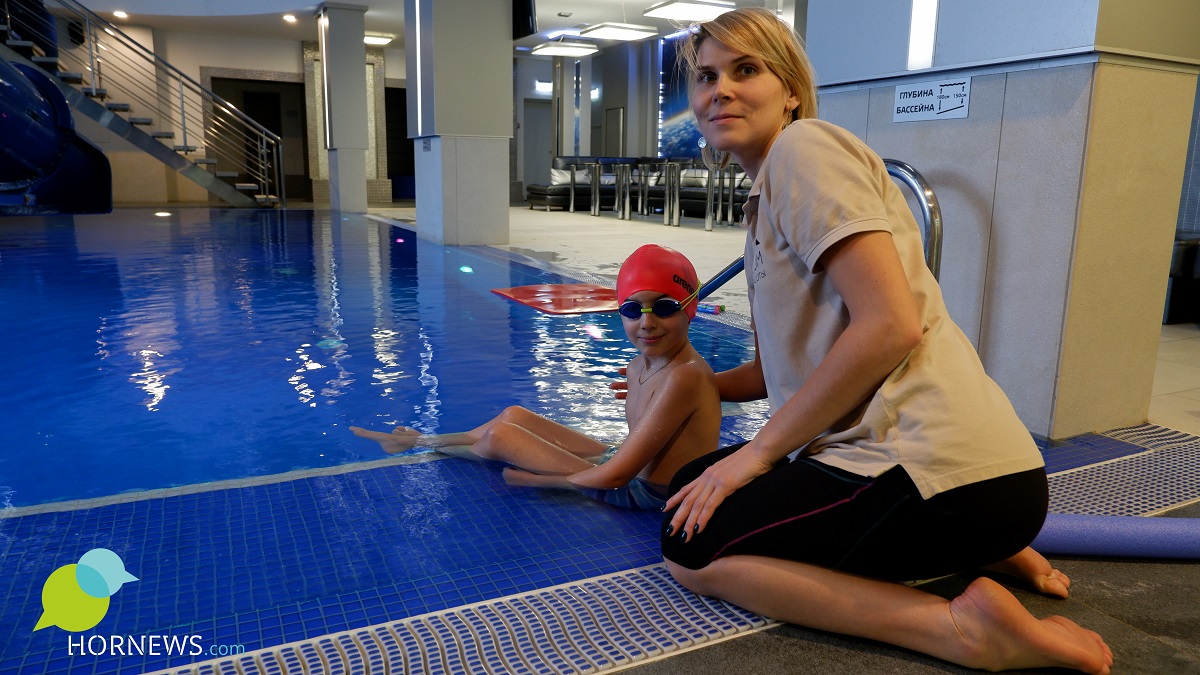 В будни в залах проходят индивидуальные занятия по плаванию, в том числе и для детей