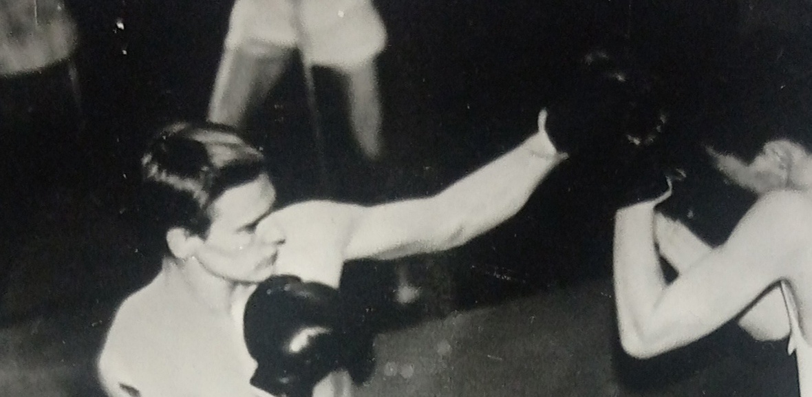 Отец Ярослав в юности серьезно занимался греблей, гиревым спортом, а также единоборствами: боксом и каратэ