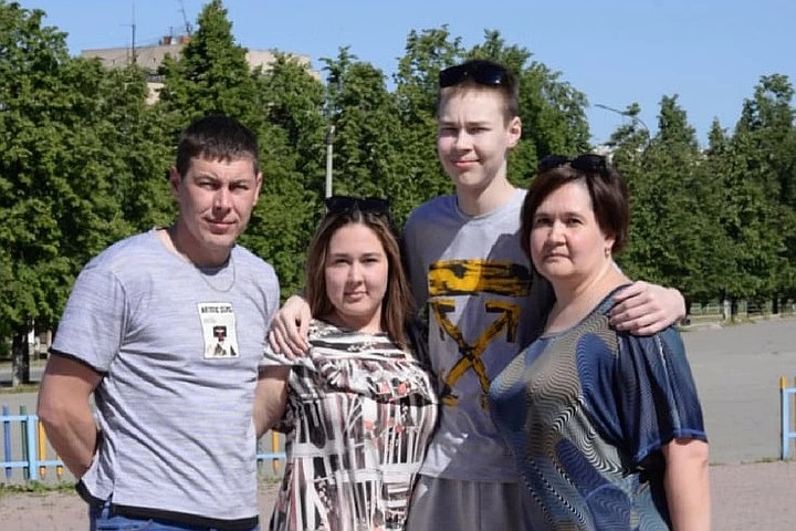 Илья со своей семьей
