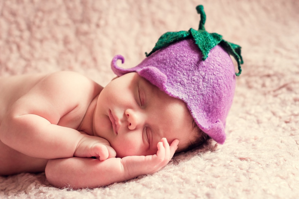 Фотосессия новорожденных: красивая, нежная, трогательная.
