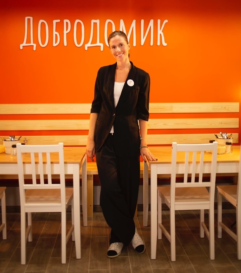 Полина Винокурова - руководитель кафе 
