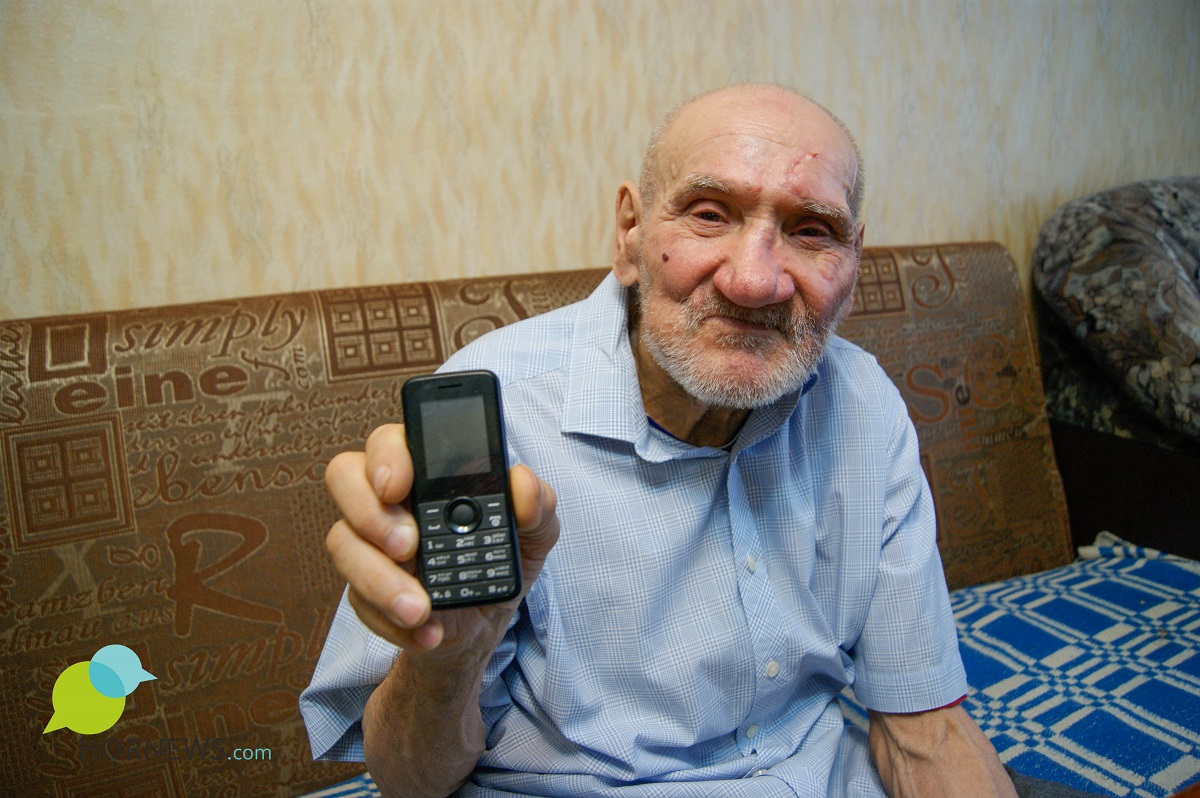 Анатолию Лещенко нашли телефон и скоро научат им пользоваться 