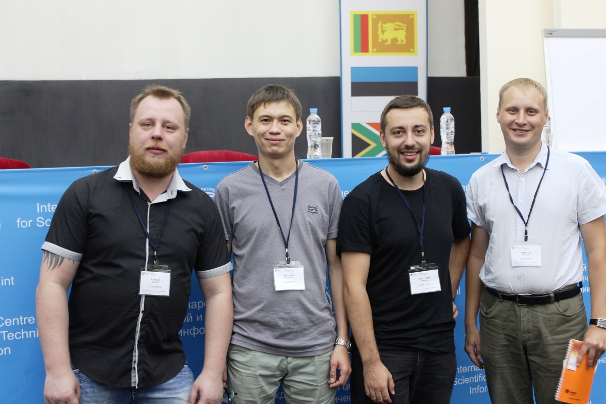 В создании игры Николаю помогали Кирилл Иванов (крайний слева), и Михаил Ваганов (крайний справа)